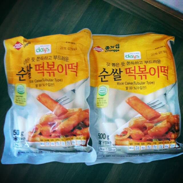 

Chongga Korean Rice Cake Tubular Type Tteok Tteokbokki Yopokki Fresh 500gram 1kg