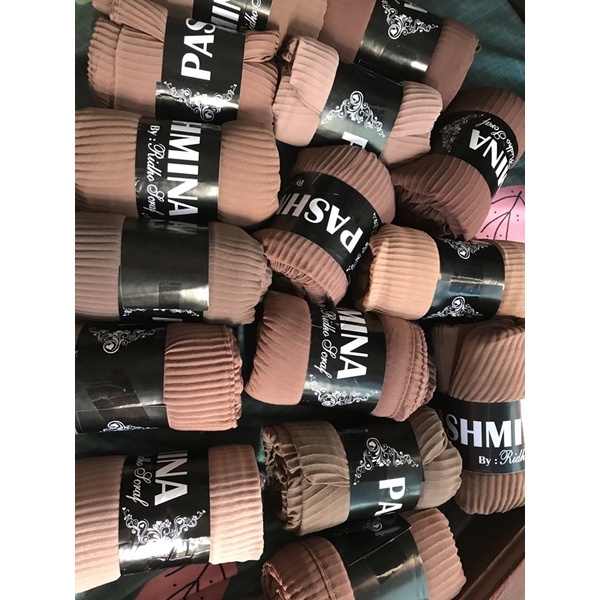 Hijab Pasmina plisket premium / Pasmina Plisket lidi / Pasmina pleated shawl / Pashmina plisket Tanpa Garis Tengah-2