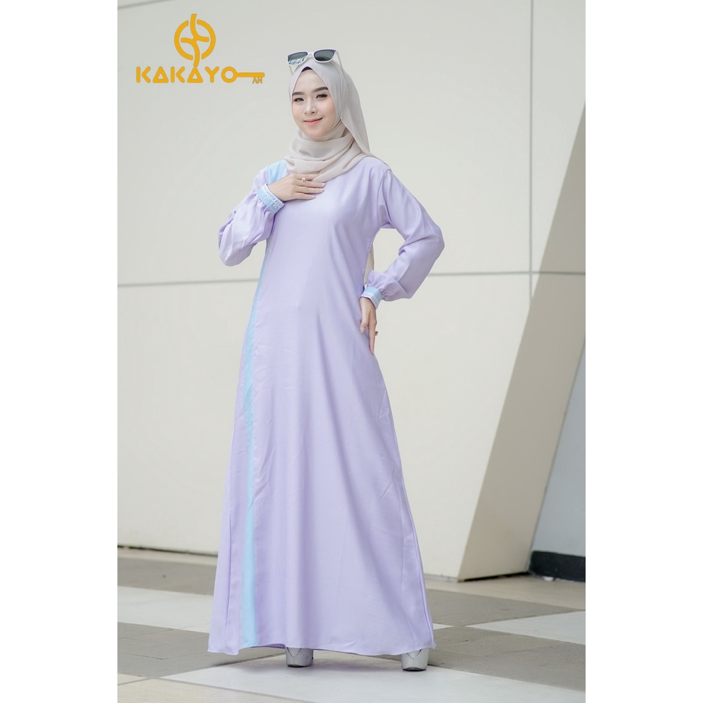 Gamis muslimah edisi khusus dari Kakayo dengan material dari Maxmara yg lembut di kombinasikan dengan kain diamond yg elegan, memakai renda yg cantik. produk edisi khusus bisa COD dan di jamin Original dari KAKAYO