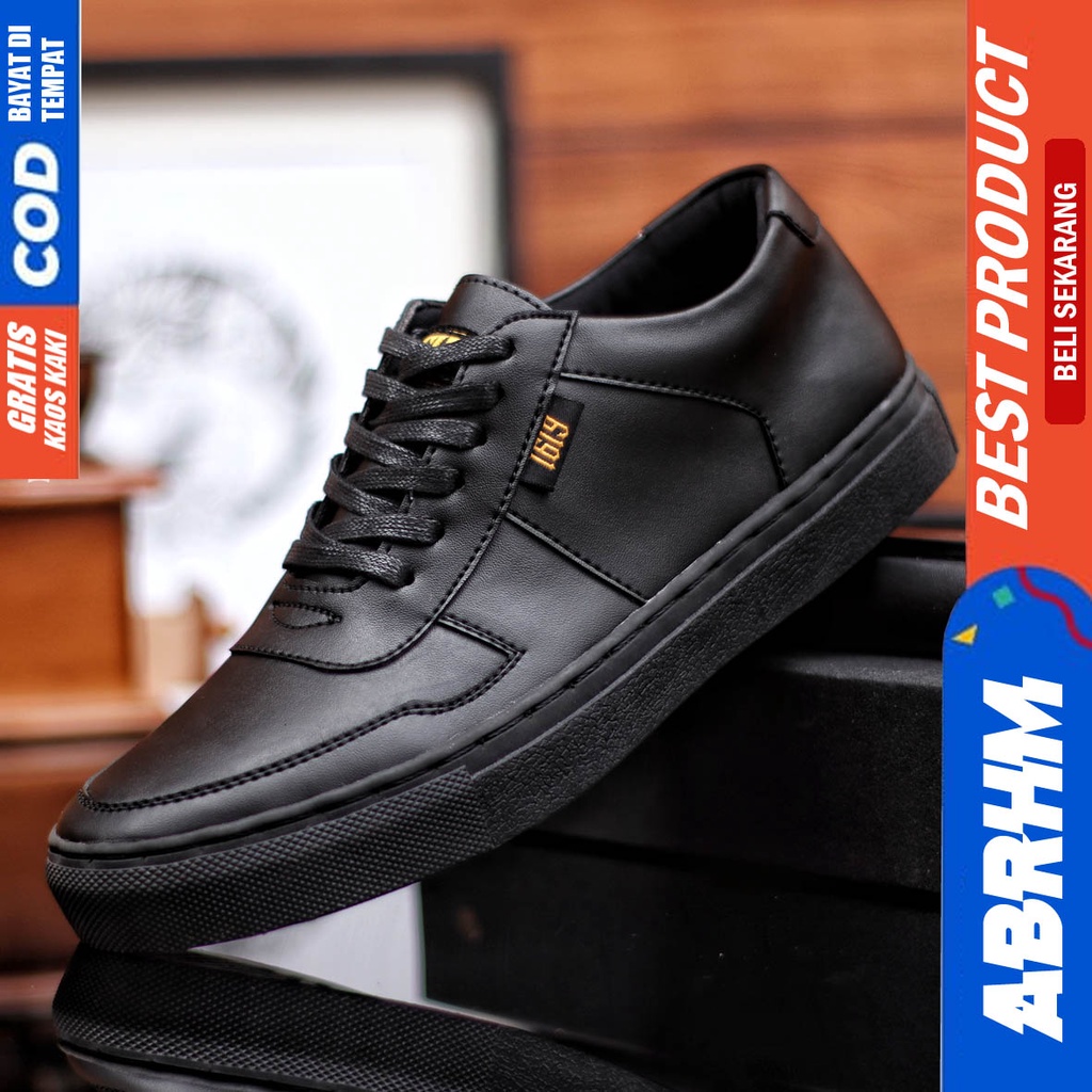 ABRHM X AUGUST Sepatu Kasual Pria Sepatu Pria Casual Sepatu Sneakers Kulit Syntetic Cowok/Cowo ORI Sepatu Kerja Kantor Semi Formal Kuliah Kondangan Gaya keren Kekinian Murah Terlaris