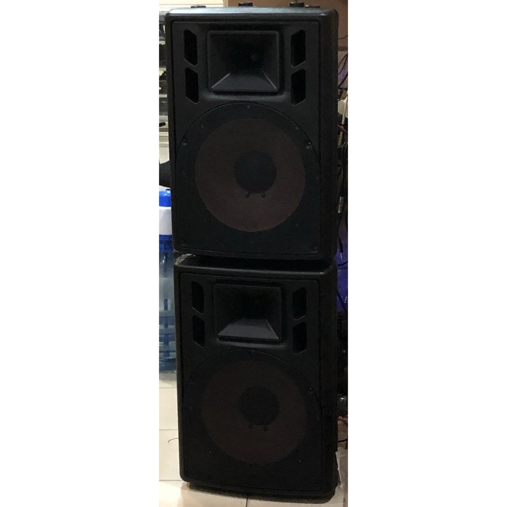 Speaker Monitor Aktif 15 Inch 15D HP1000 JBL