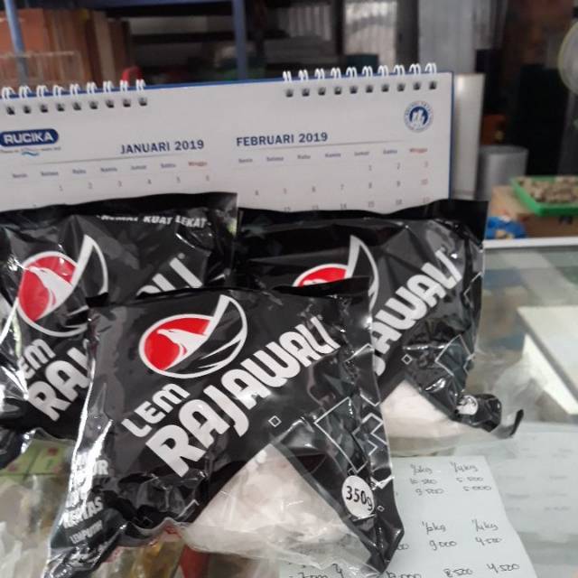 

Lem rajawali putih / lem kertas / lem kayu / lem putih 350gr