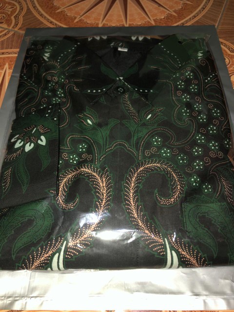 Gurdo Ijo Kemeja Batik Solo Lengan Panjang Full Furing