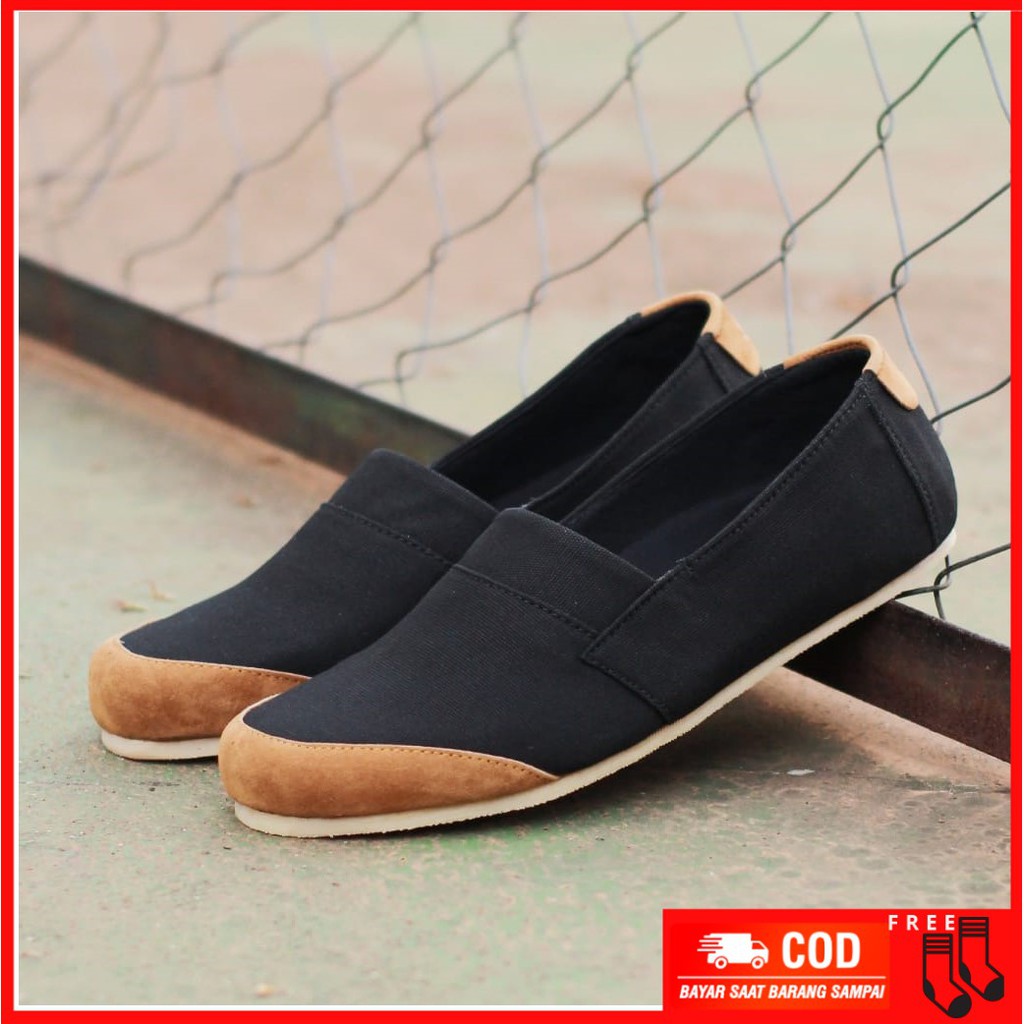 MOLK|Sepatu Casual Slip On Pria Keren Original Distro Murah Selop Santai Laki Laki Terbaru