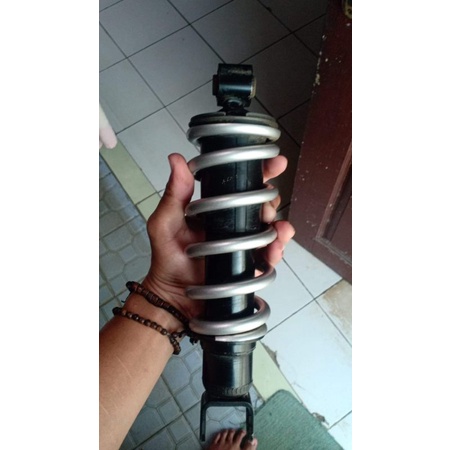 shock belakang ORI R15 v3 no bocor