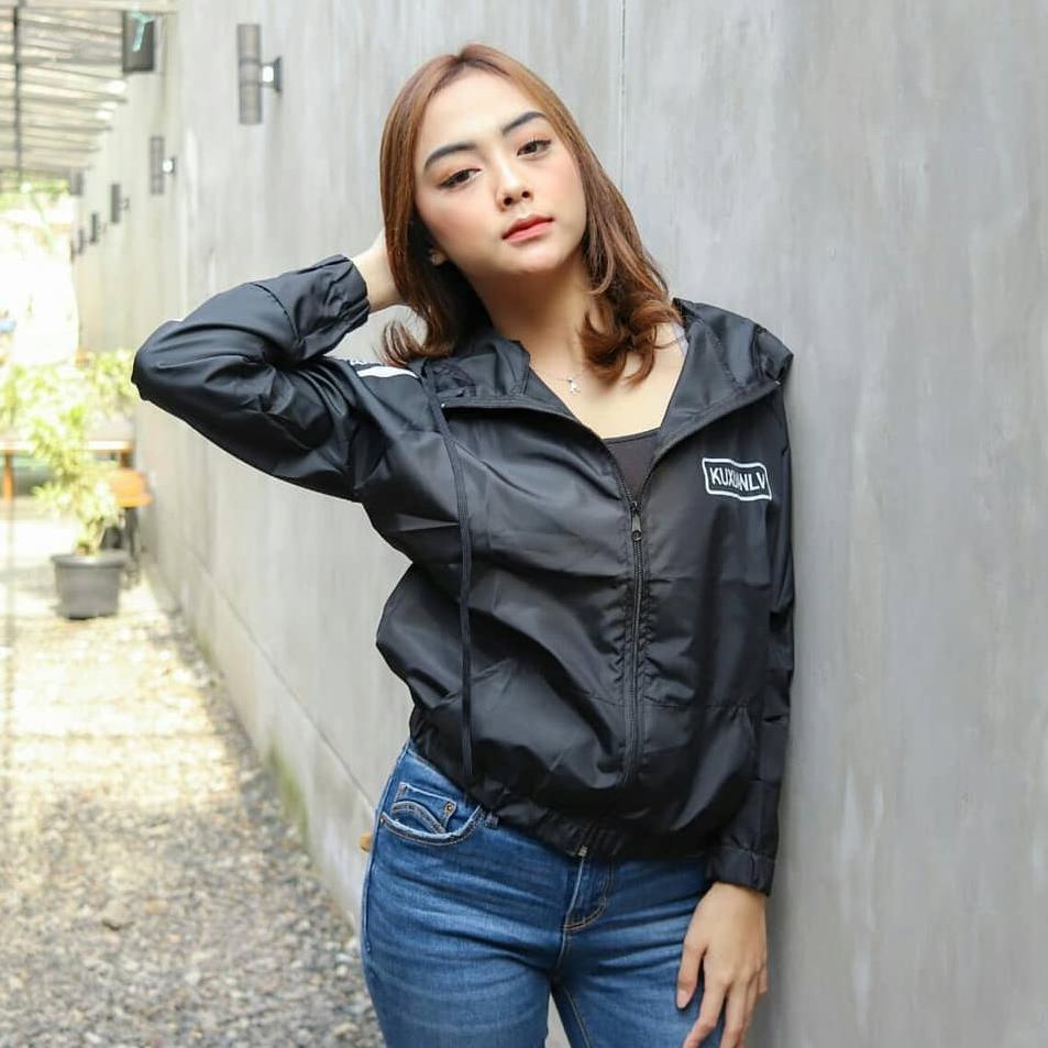 Kuxu Jaket - Jaket Parasut Wanita