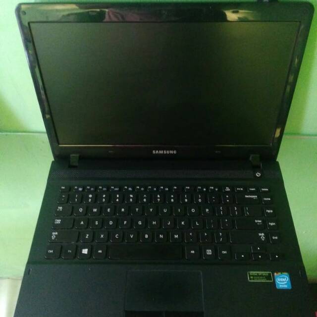 Laptop second samsung a300 nvidia 1gb