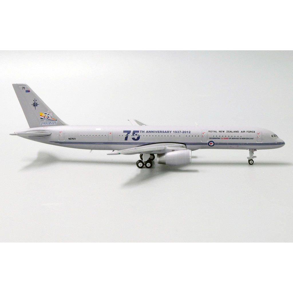 ROYAL NEW ZEALAND AIR FORCE BOEING 757-200 JC WINGS 1:400