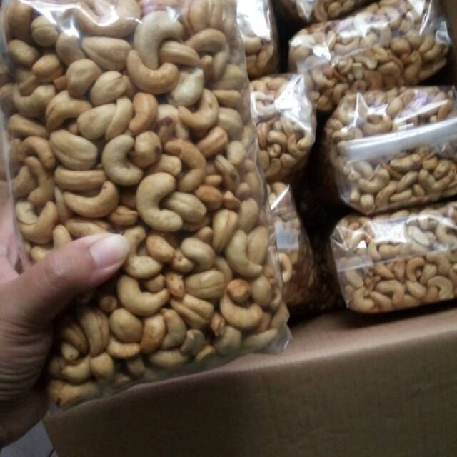 

Kacang Mede - 1Kg