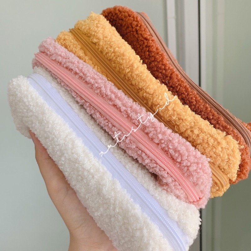 

[ARTISTY ID] FLEECE PENCIL CASE | Tempat pensil bulu domba fleece