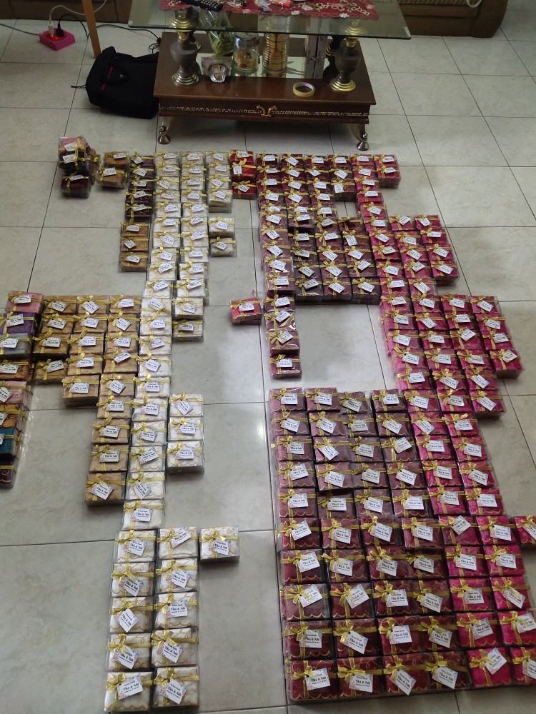 (gratis Kartu Ucapan) Souvenir Pernikahan Sarung Tissue Organdi  (minimal Order 100 Pcs)