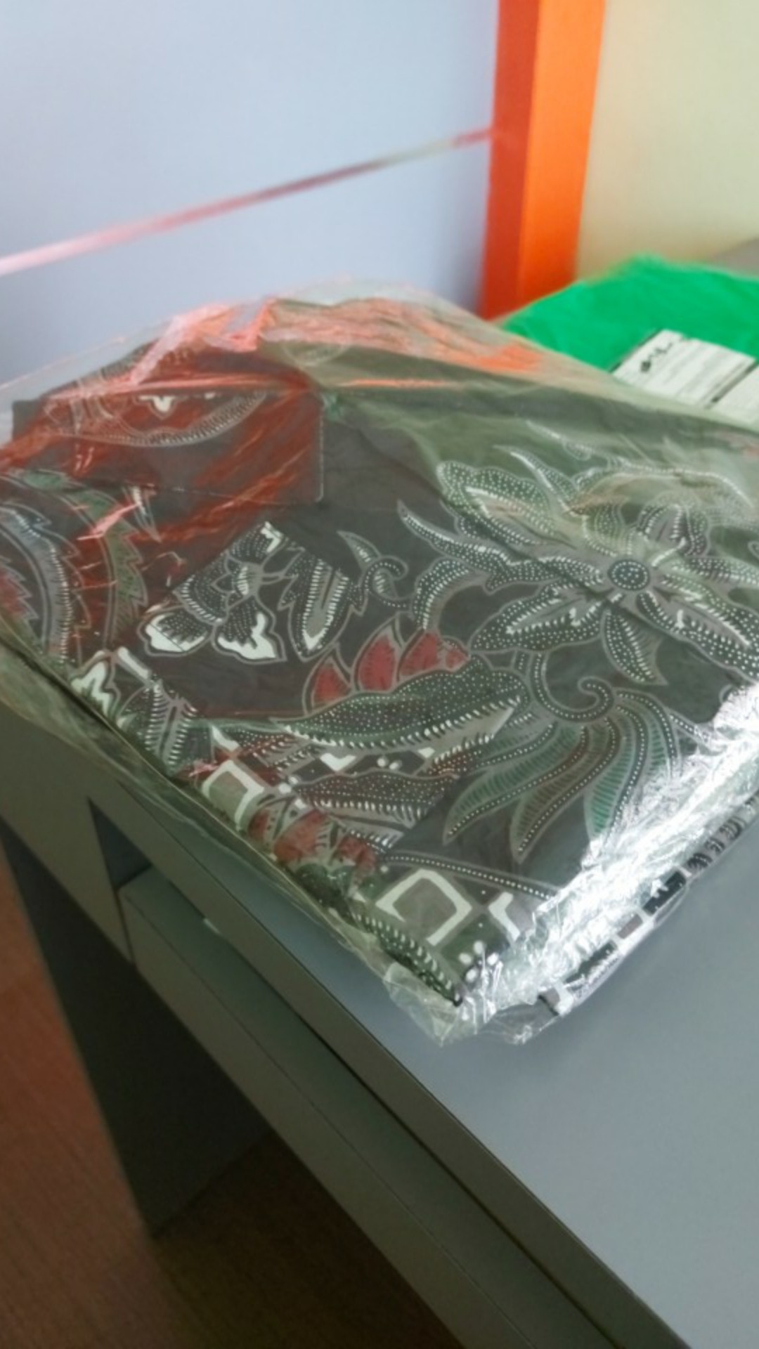 Batik Solo Pria Lengan Panjang Lapis Furing Baju Batik Pria Modern Produksi Queens Batik