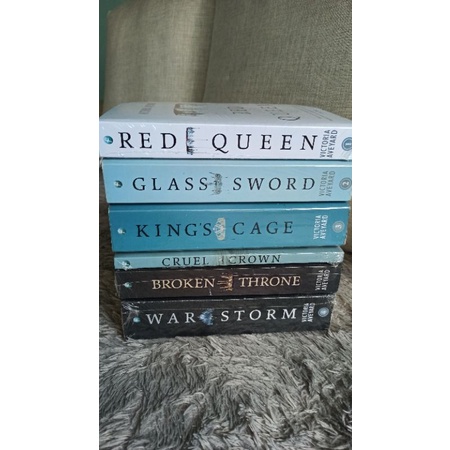 SERI RED QUEEN : RED QUEEN, GLASS SWORD, KING'S CAGE, CRUEL CROWN, BROKEN THRONE, WAR STORM - VICTOR