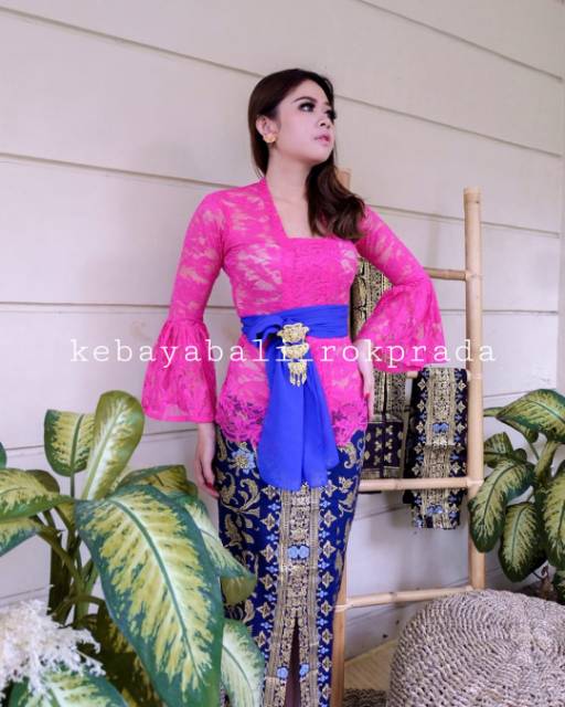 Set kebaya lonceng