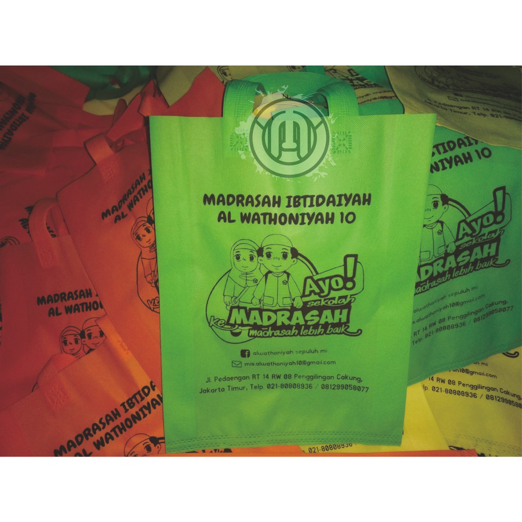 

Tas Spunbond tali ukuran 25x35cm Free Sablon 1 sisi 1 warna