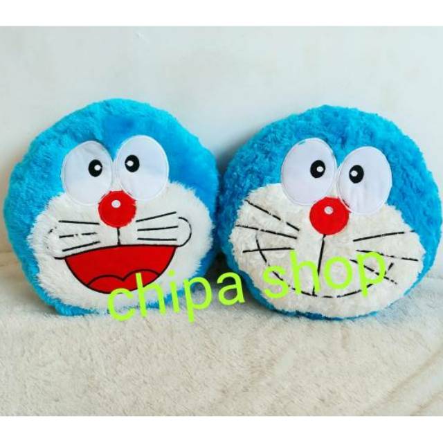 Bantal kepala doraemon. Bantal karakter