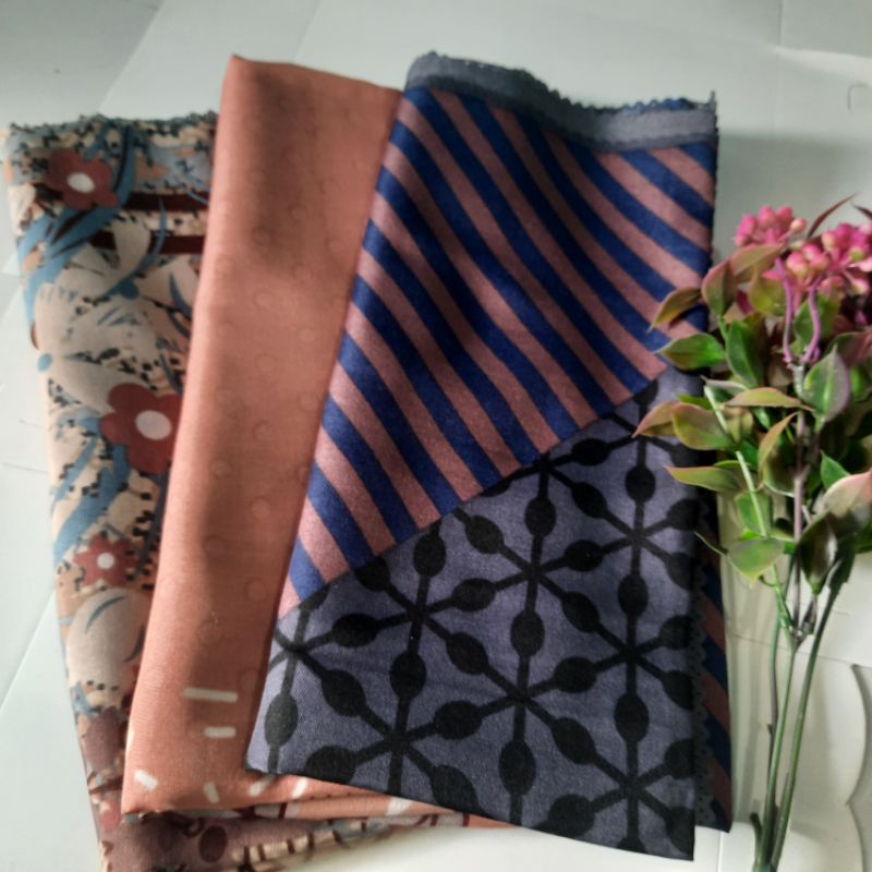 Paket usaha  jilbab segiempat voal motif 3 pcs