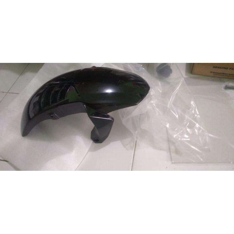 spakbor depan er6 hitam