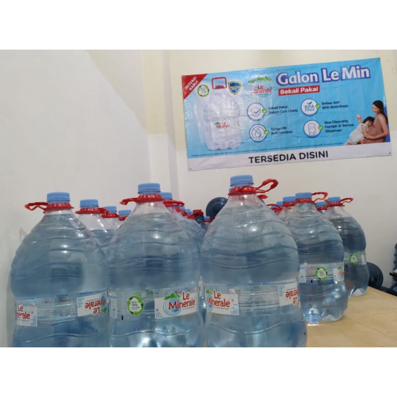 

Le mineral Galon sekali pakai 15 liter ( Galon + air)