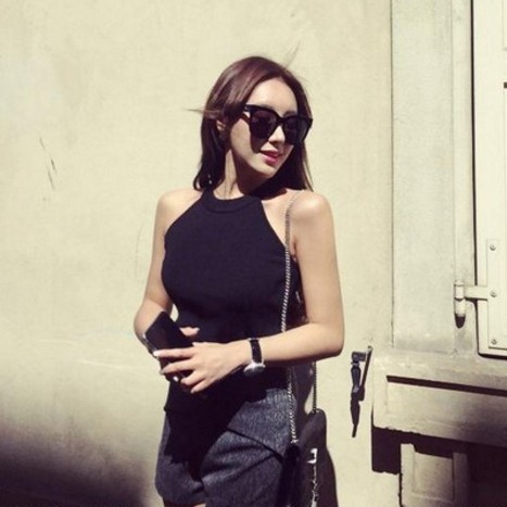 Tanktop Wanita Style Korean Tanktop Halter Neck Crop Top-4