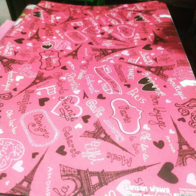 

Kertas Kado Paris Love Sansan Wawa 2140