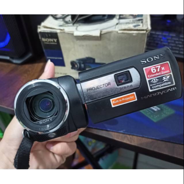 HandyCam Sony DCR-PJ5E Projector