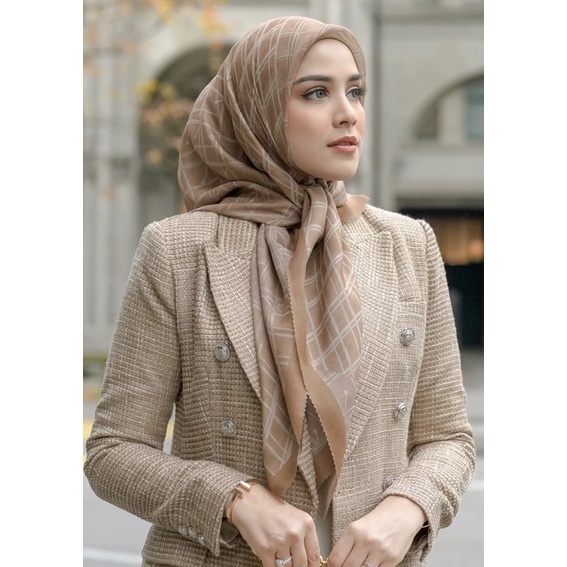 Louvre buttonscarves iced coffee