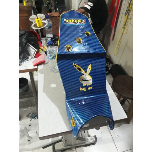 Jok motor slim vixion old body belakang vixion new motif kulit karbon biker lubang