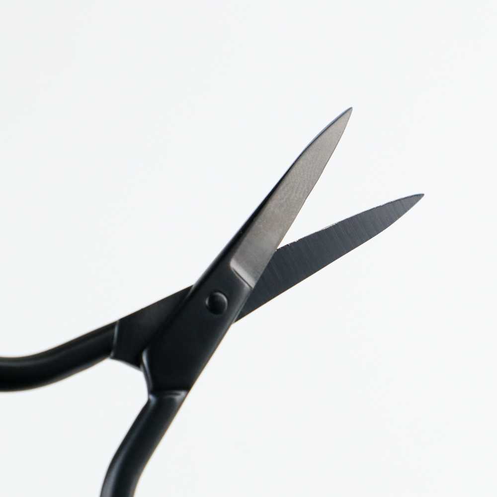 Gunting Cukur Alis Mata Eyebrow Trimmer Scissor Stainless Steel Tahan Karat Desain Minimalis Elegan Berkualitas