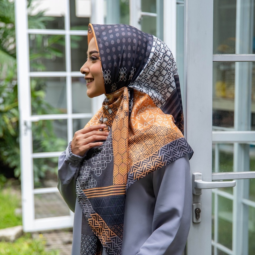 Hijab Segi Empat Printing | Gorgeous | Levelup | Levelscarves