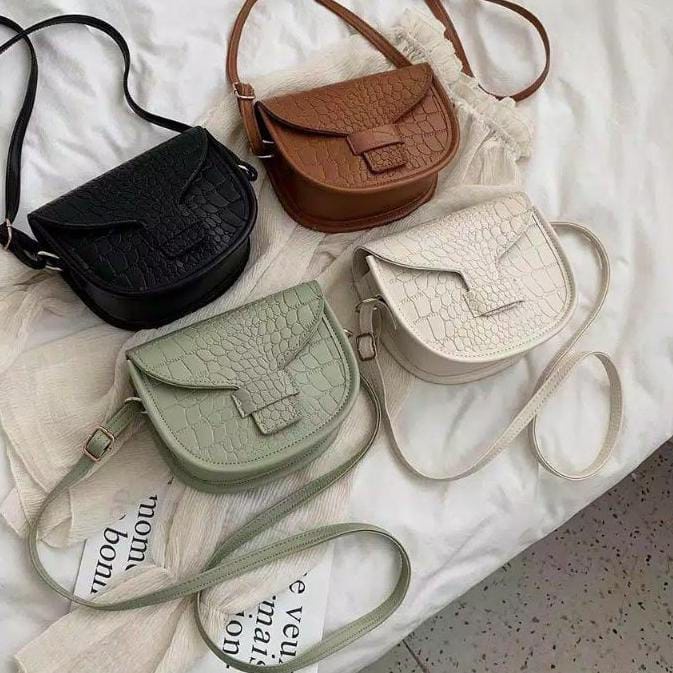 TAS SELEMPANG CLEO / TAS WANITA TERBARU (COD)