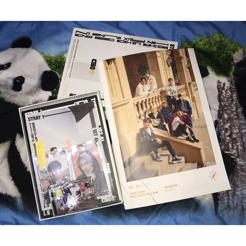 Stray Kids Go Live B Kuning skz ds oren felix mempose memcopy lee know i.n pc photobook beyond live