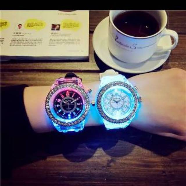 Jam tangan wanita led