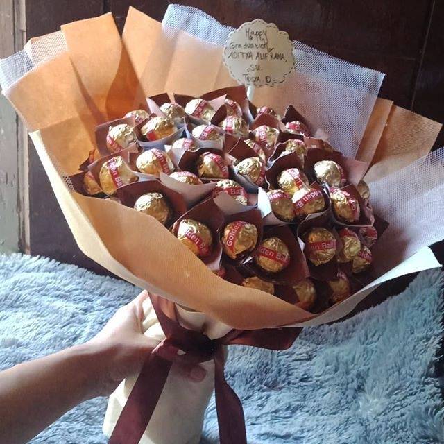 

Buket coklat