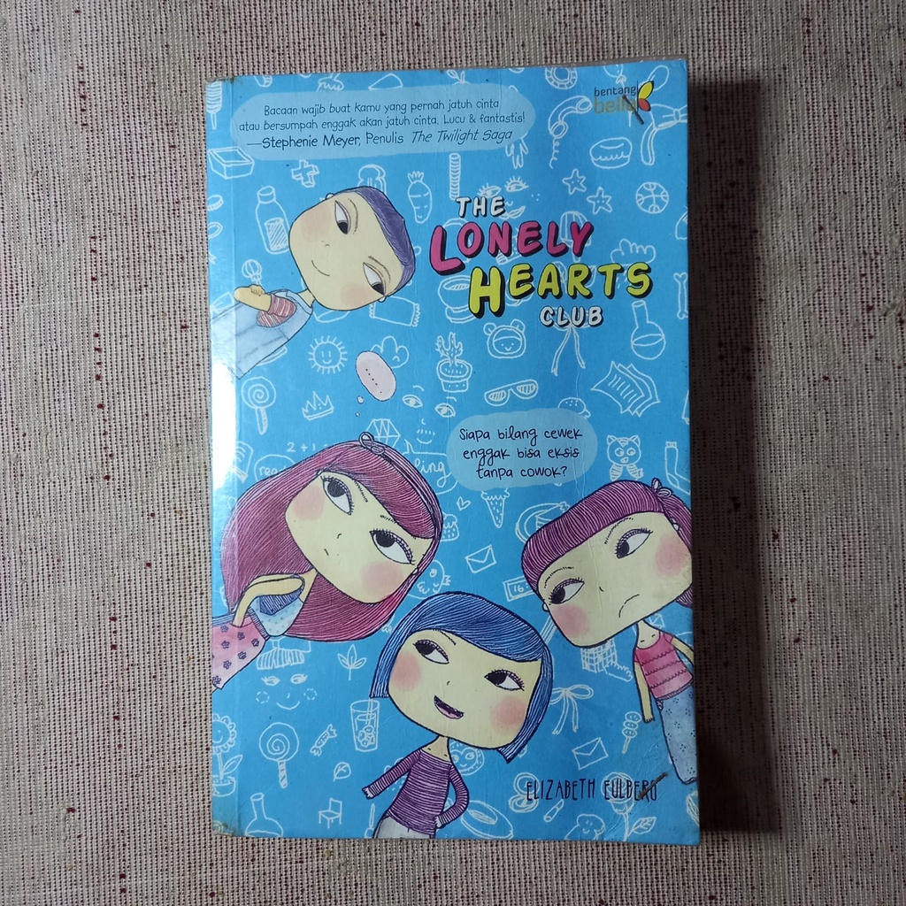 Novel Lonely Hearts Club, Elizabeth E.