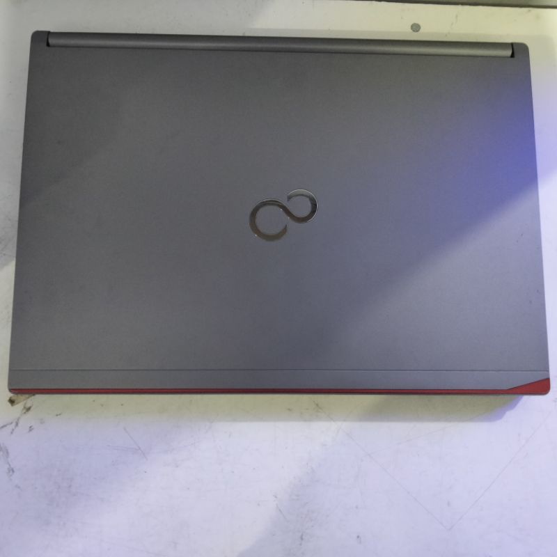 Laptop Fujitsu E series Intel core i5 6200U gen6 DDR 8gb