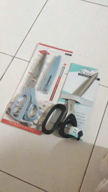 Gunting Multiguna Janome