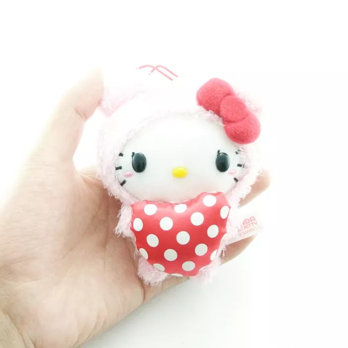 

Hello Kitty with big heart by SANRIO asli