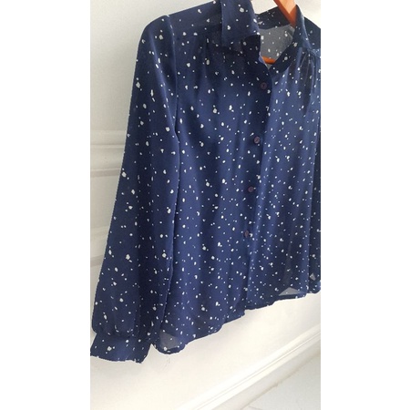 BLOUSE WARNA NAVY MOTIF