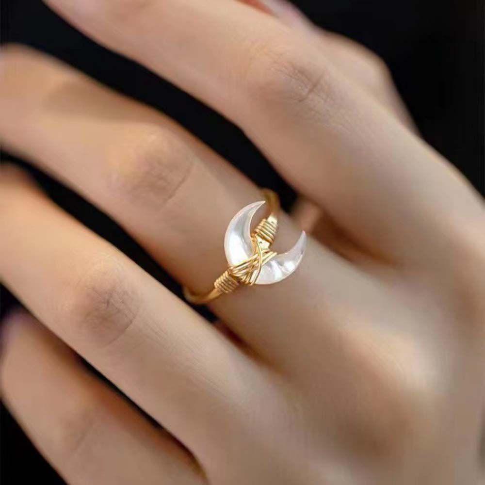 Cincin Bentuk Bulan Sabit Gaya Minimalis Untuk Wanita