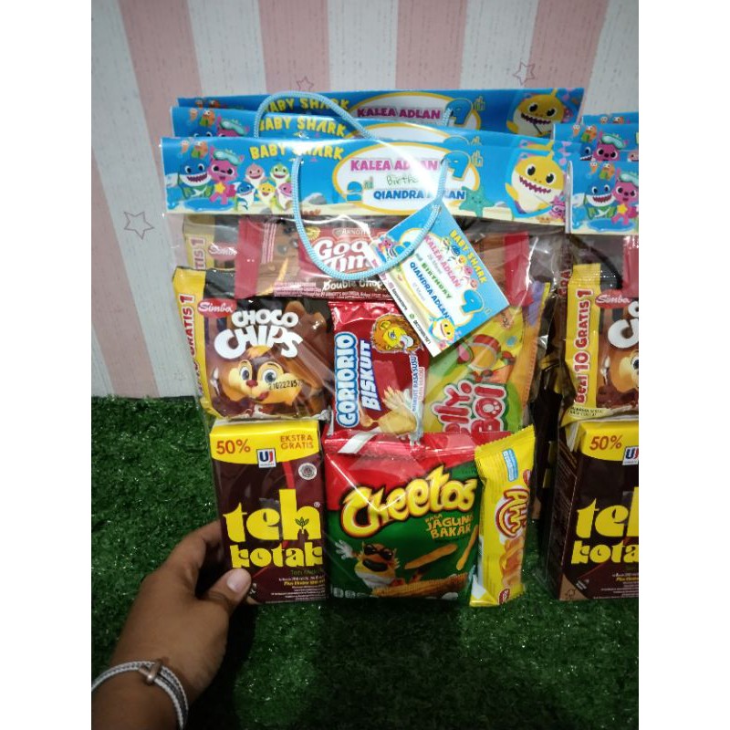 Goodiesnack Ultah / Paket Ulang tahun / Bingkisan snack ultah murah / Snack surabaya hampers