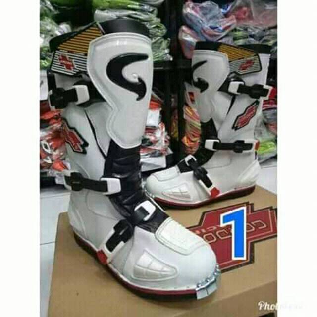 SEPATU BOOTS TRAIL GORDON