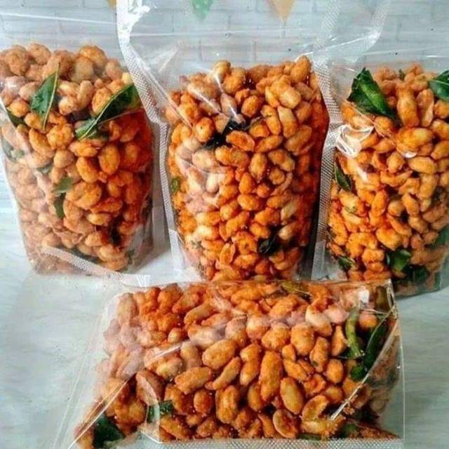 

Kacang Bangkok Krispi Pedas Bumbu Pecel