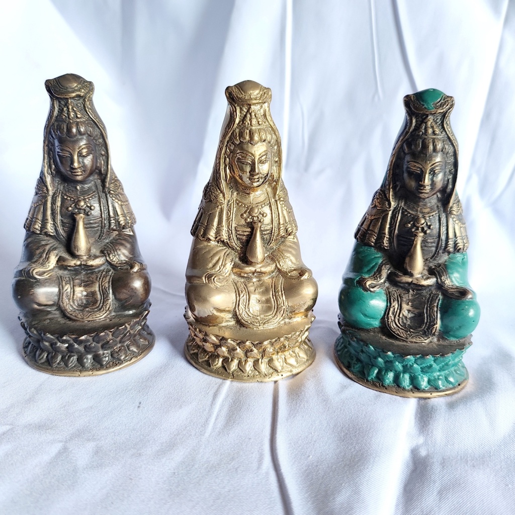 patung Dewi Kwan Im 15cm logam kuningan