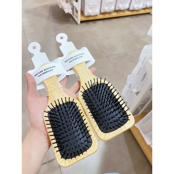 MINISO HAIR BRUSH/SISIR KAYU/SISIR RAMBUT