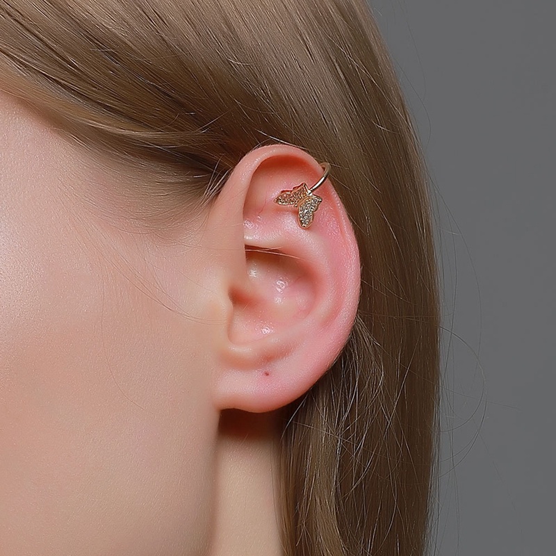 1 Pc Anting Klip Tanpa Tindik Desain Daun Kristal Berlian Imitasi Warna Emas Gaya Korea Untuk Hadiah