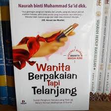 Wanita Berpakaian tapi Telanjang - Kiswah - Riniaga