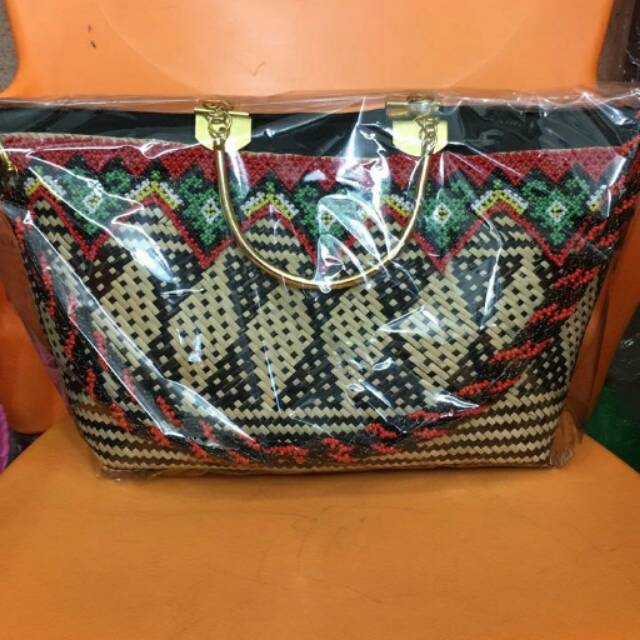 Tas rotan etnik
