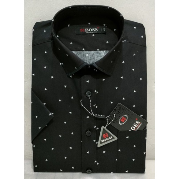 Kemeja Boss Motif Arrow Hitam Reguler Fit Lengan Pendek