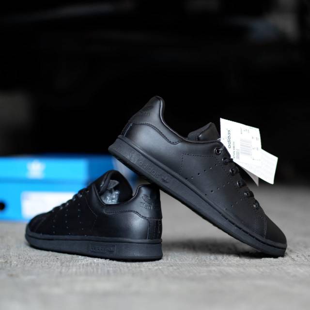 Original BNWB Sepatu Casual Adidas Stan Smith Full Black